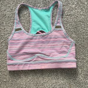 Lululemon sports bra with keyhole back